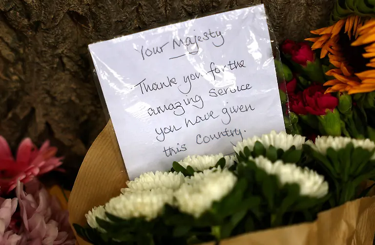 2022-09-15T171825Z-1694602490-RC2PHW9J7CKS-RTRMADP-3-BRITAIN-ROYALS-QUEEN