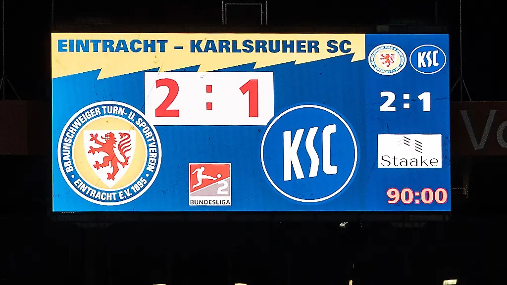 Blick-auf-die-Anzeigentafel-mit-dem-Endergebnis