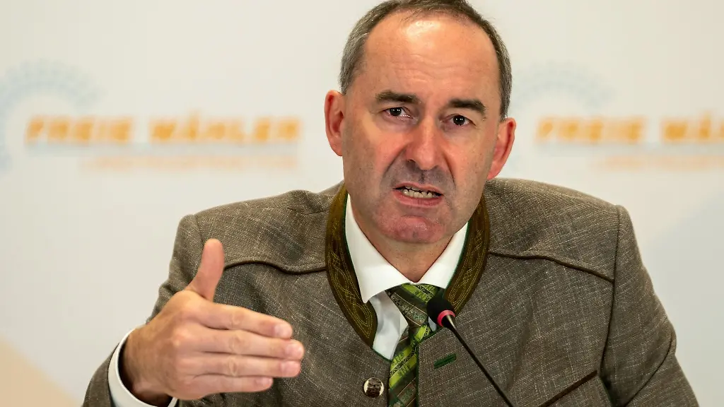 Bayerische-Wirtschaftsminister-Hubert-Aiwanger-im-Stadtsaal-Kloesterle