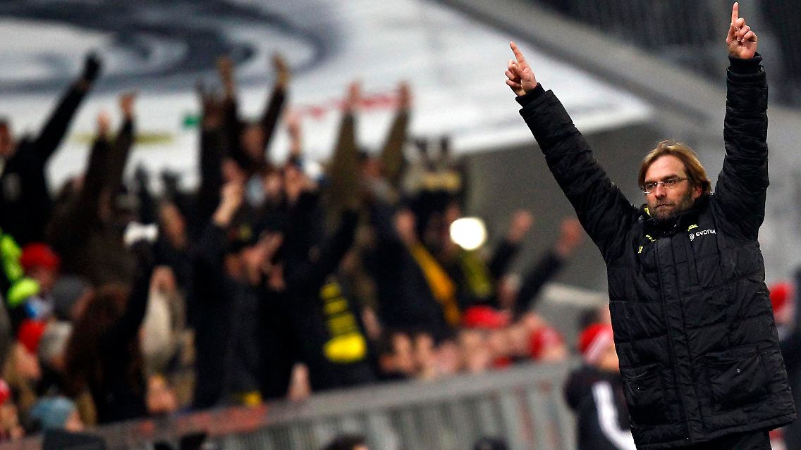 Der große Triumphator: BVB-Coach Jürgen Klopp hat mit der besten Mannschaft der Liga die teuerste in deren Stadion entzaubert.