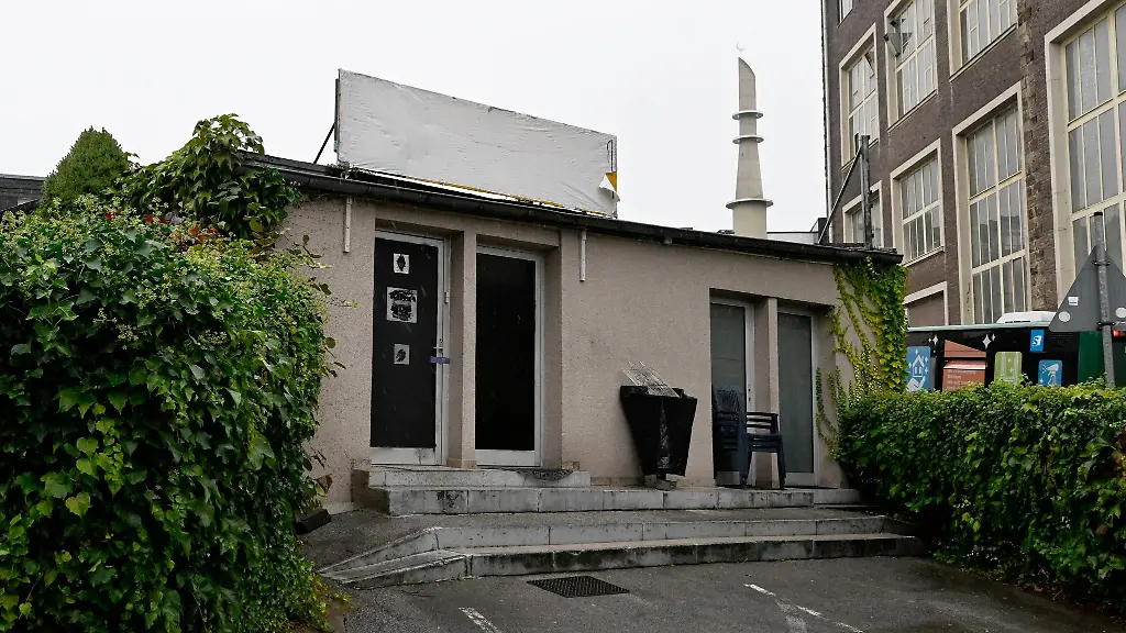 Das-Vereinsheim-der-Rockergruppierung-United-Tribuns