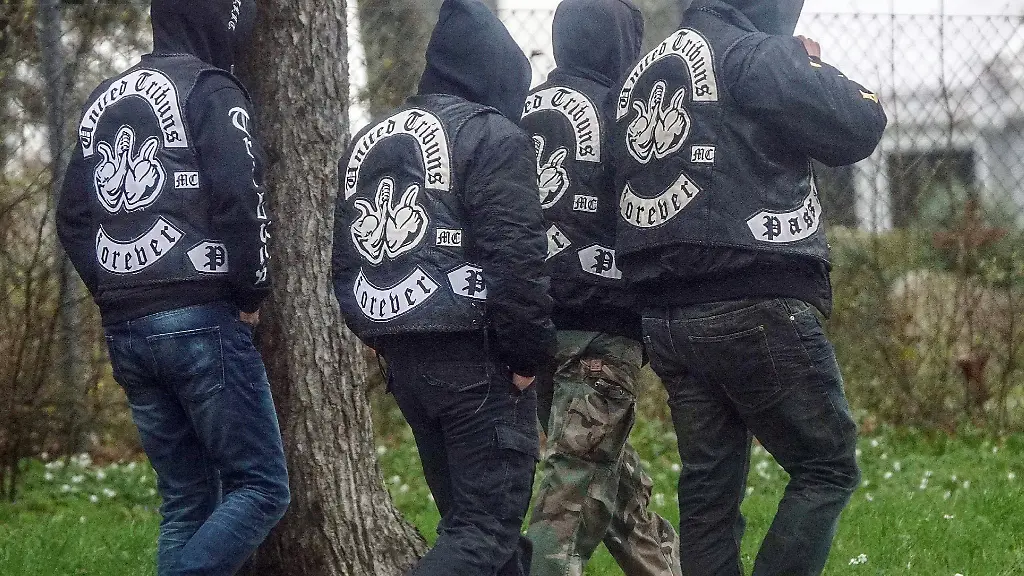 Mitglieder-der-Rockervereinigung-United-Tribuns