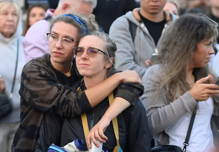 2022-09-08T183305Z-652545313-RC26DW9PJHWO-RTRMADP-3-BRITAIN-ROYALS-QUEEN