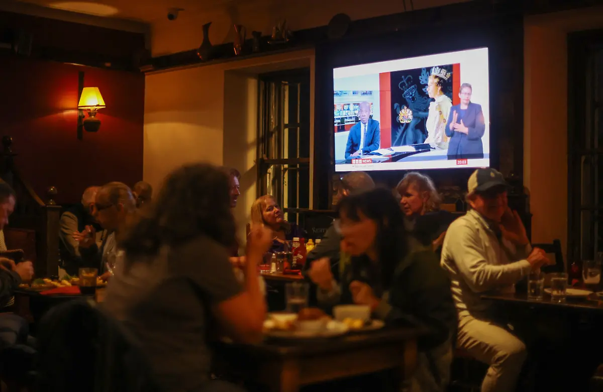 2022-09-08T191506Z-1124462606-RC27DW9QQIR6-RTRMADP-3-BRITAIN-ROYALS-QUEEN