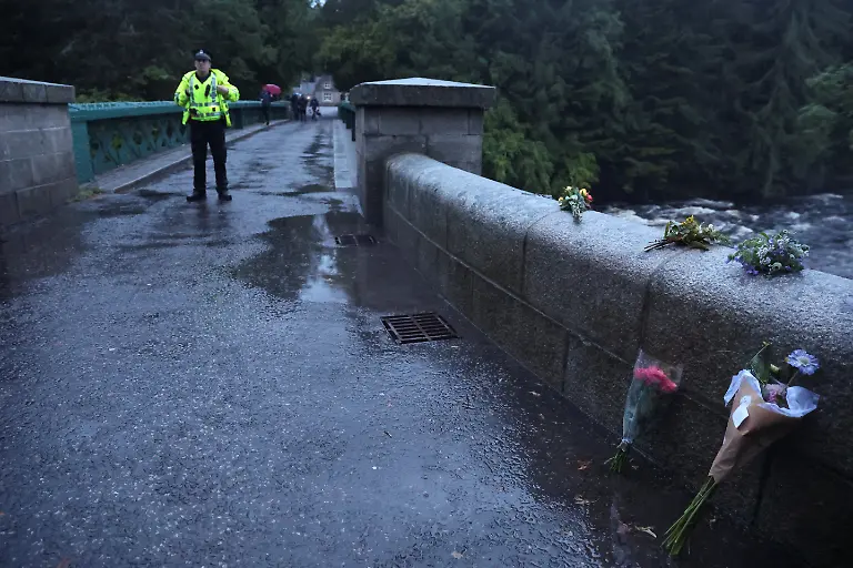 2022-09-08T191242Z-1006997633-RC27DW9H2098-RTRMADP-3-BRITAIN-ROYALS-QUEEN