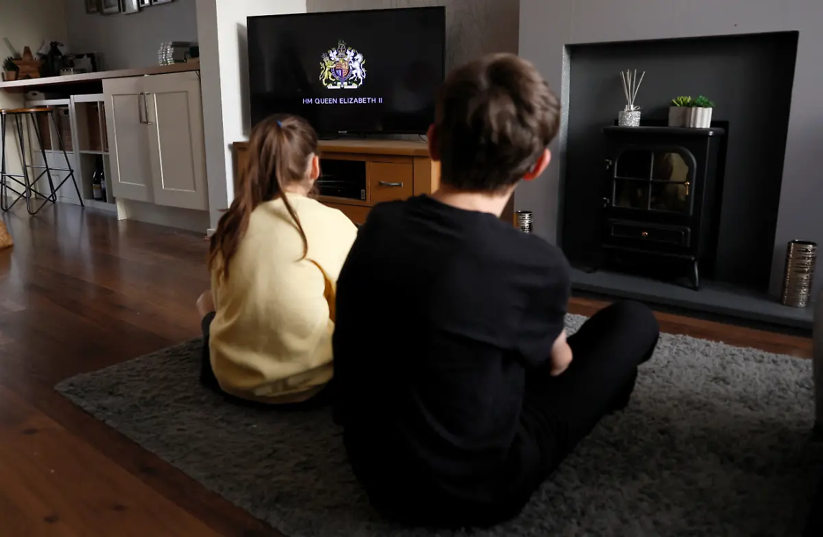 2022-09-08T180152Z-1552880158-RC26DW988OPT-RTRMADP-3-BRITAIN-ROYALS-QUEEN