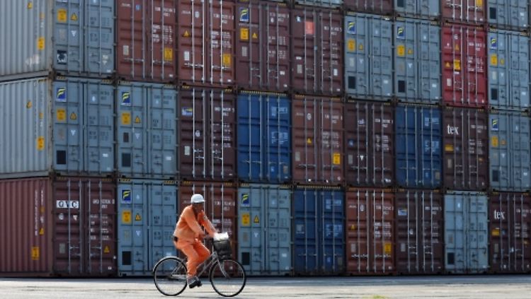Die Industrieproduktion Japans wächst den dritten Monat in Folge.