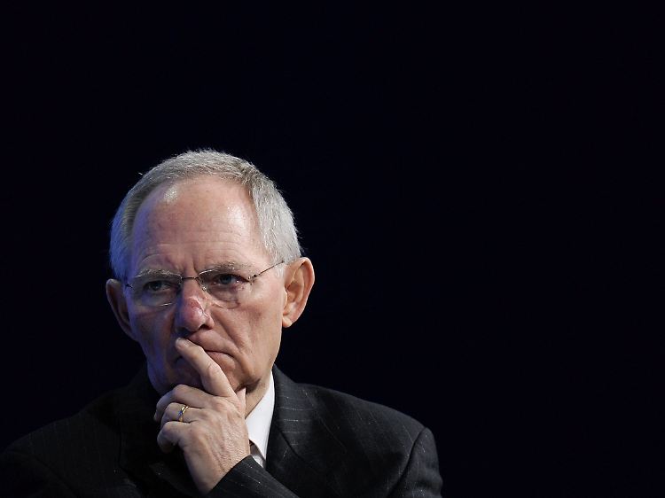 Der gesundheitlich angeschlagene Finanzminister Wolfgang Schäuble fiel immer wieder aus. Die Kanzlerin hielt trotzdem zu ihm.