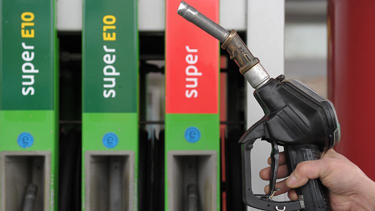 Super ist nicht gleich Super: Mit der Einführung des neuen Kraftstoffs E10 wurde viel Verwirrung an der Tankstelle gestiftet. 