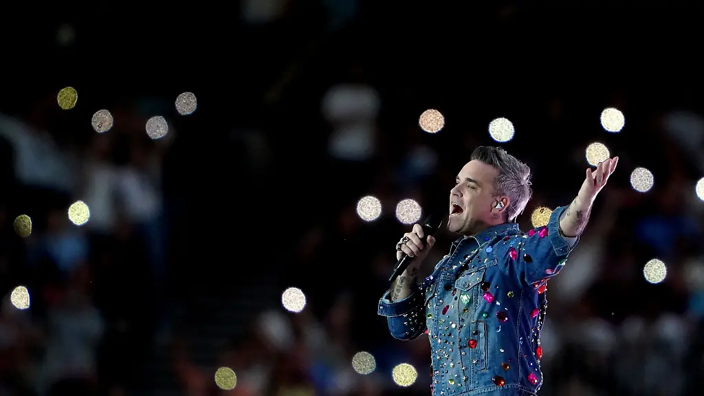 Der-britische-Popstar-Robbie-Williams-waehrend-eines-Konzerts