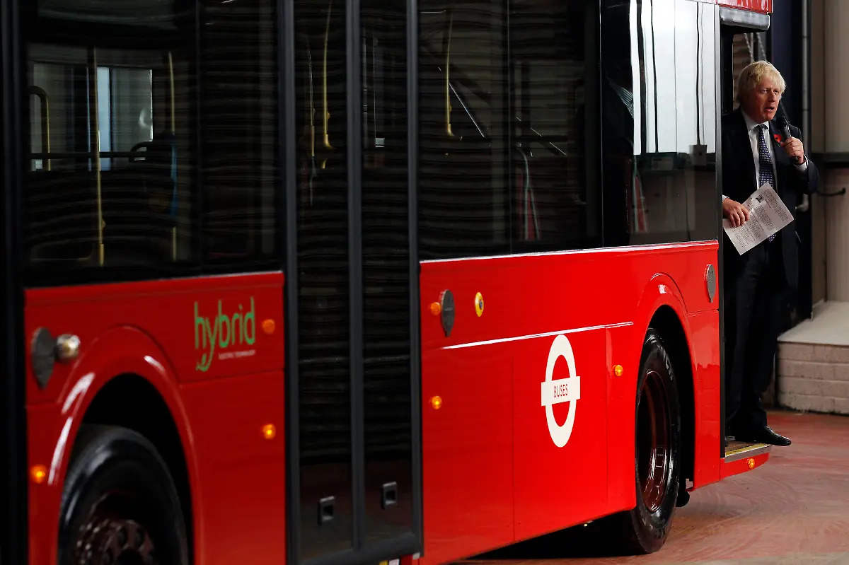 32-2011-11-04T120000Z-1152111114-LM1E7B418PT01-RTRMADP-3-BRITAIN