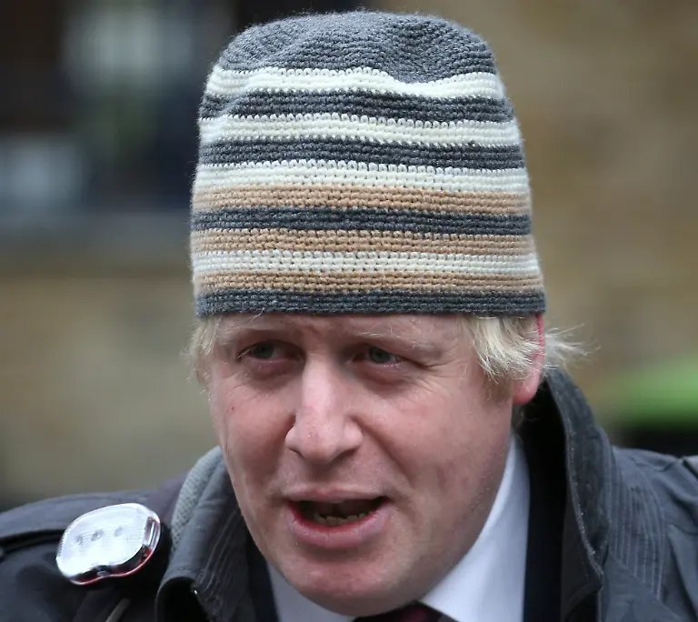 24-2012-12-06T120000Z-70088001-LM1E8C612NO01-RTRMADP-3-BRITAIN