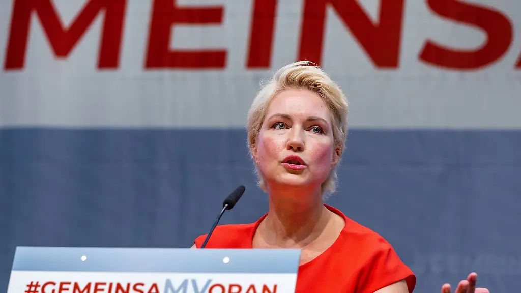 Manuela-Schwesig-SPD-die-Ministerpraesidentin-von-Mecklenburg-Vorpommern-und-Landesvorsitzende-der-SPD