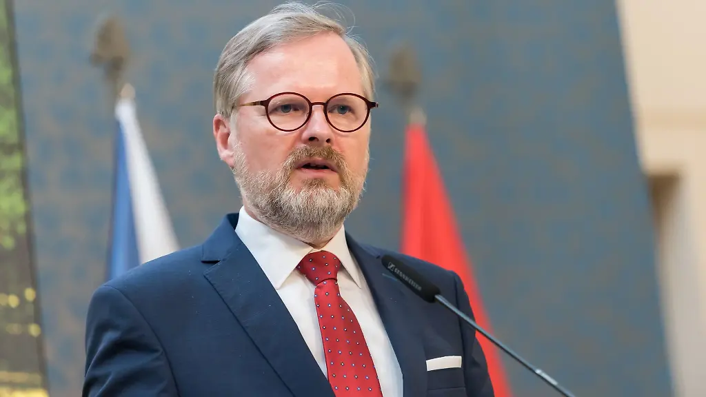 Der-liberalkonservative-Regierungschef-Petr-Fiala
