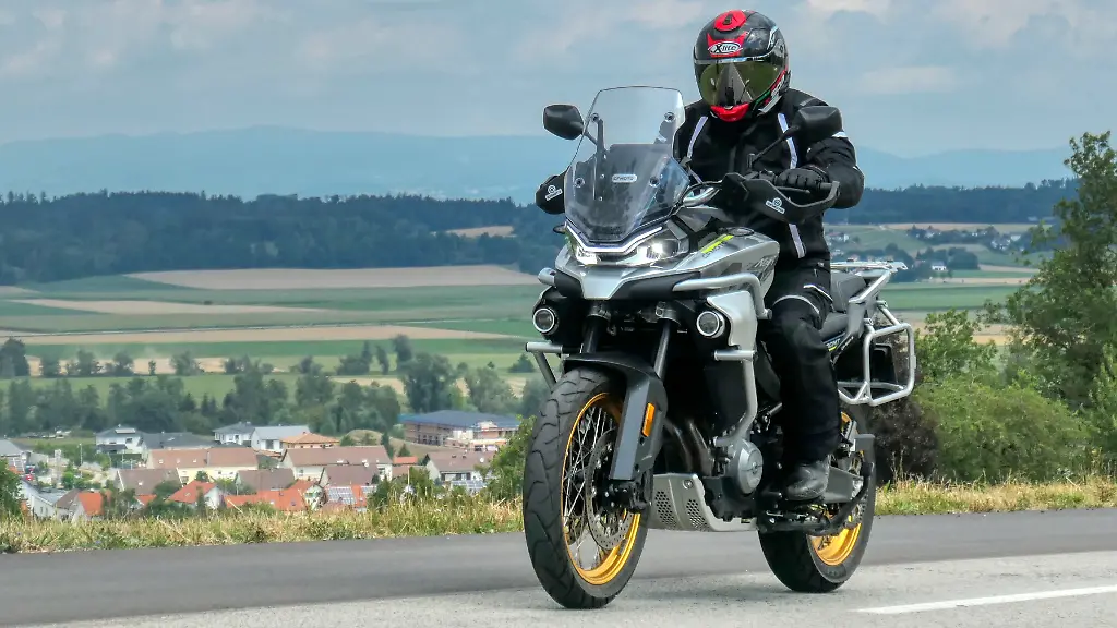 CFMoto-800-MT-fbn-Foto-5