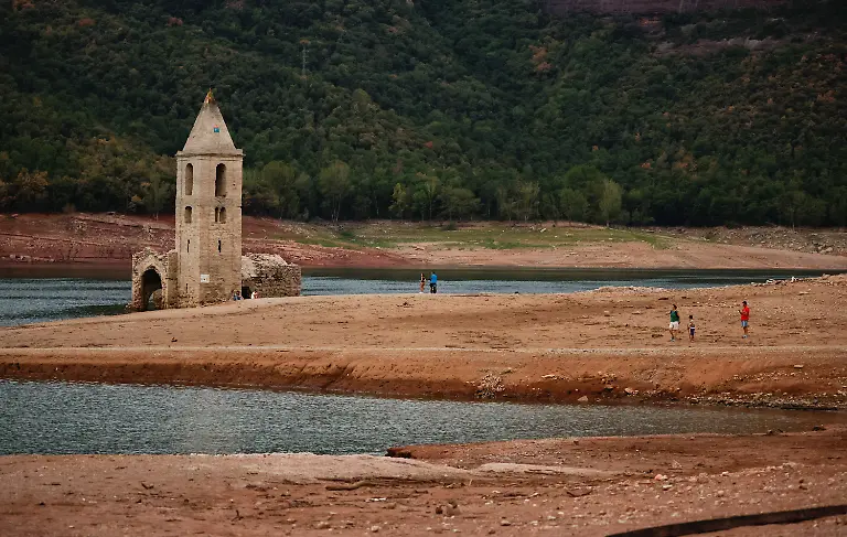 2022-08-10T114724Z-1260397436-RC2KSV9PER09-RTRMADP-3-EUROPE-WEATHER-SPAIN-DROUGHT