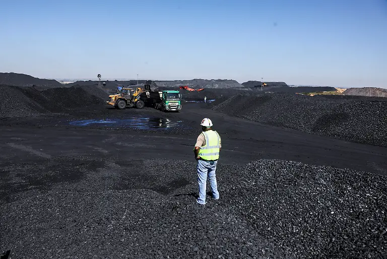 2022-05-03T090117Z-1563346146-RC2YUT9JU5U5-RTRMADP-3-MINING-INDABA-LOGISTICS