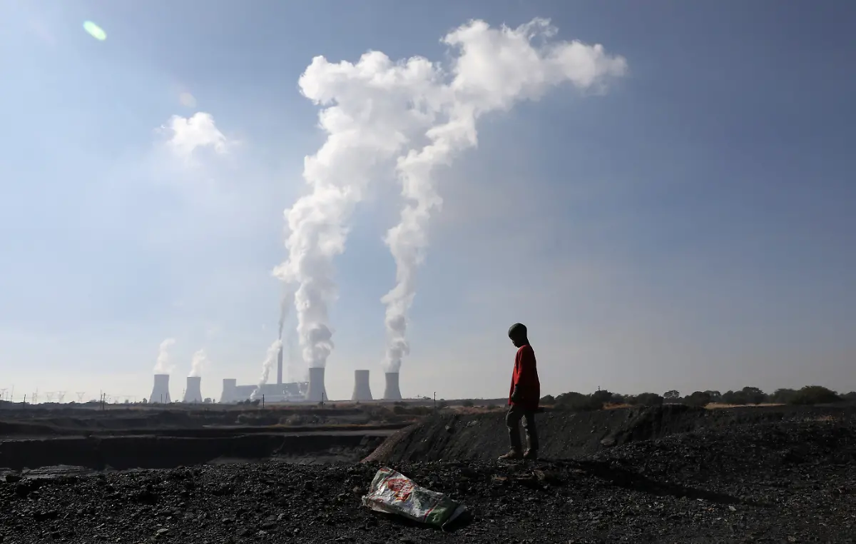 2021-11-04T101124Z-567188469-RC28SN9W09GV-RTRMADP-3-CLIMATE-UN-COAL-SAFRICA