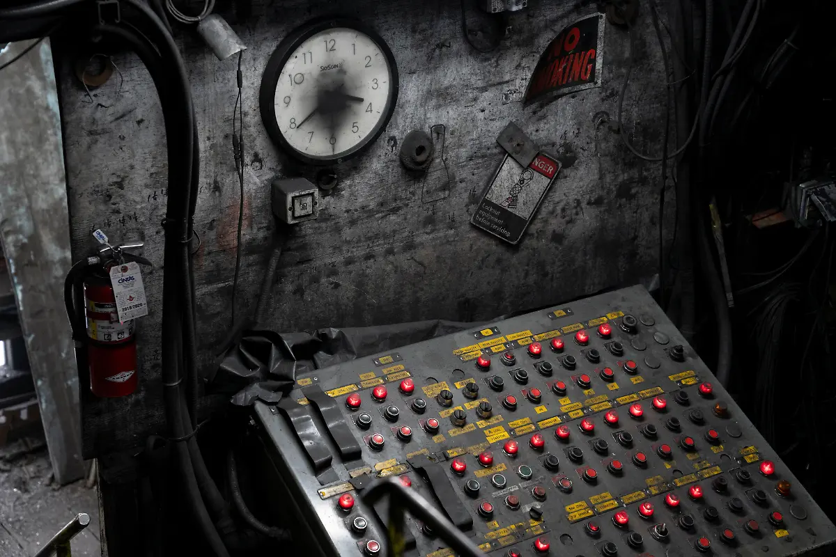 2020-09-30T100140Z-1240502704-RC2Y8J97G8CC-RTRMADP-3-USA-ELECTION-TRUMP-COAL