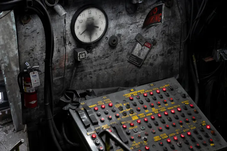 2020-09-30T100140Z-1240502704-RC2Y8J97G8CC-RTRMADP-3-USA-ELECTION-TRUMP-COAL