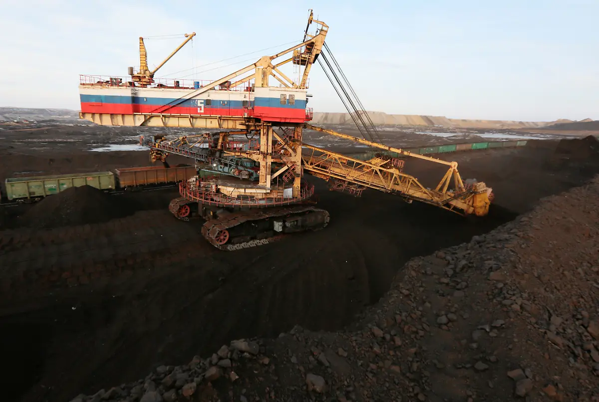 2019-02-27T093734Z-480414433-RC143DBA8C00-RTRMADP-3-RUSSIA-COAL