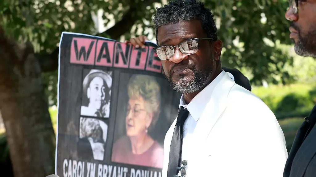 Ein-Aktivist-setzt-sich-fuer-die-Verurteilung-von-Carolyn-Bryant-Donham-ein-ihre-Vorwuerfe-fuehrten-zum-Tod-von-Emmett-Till