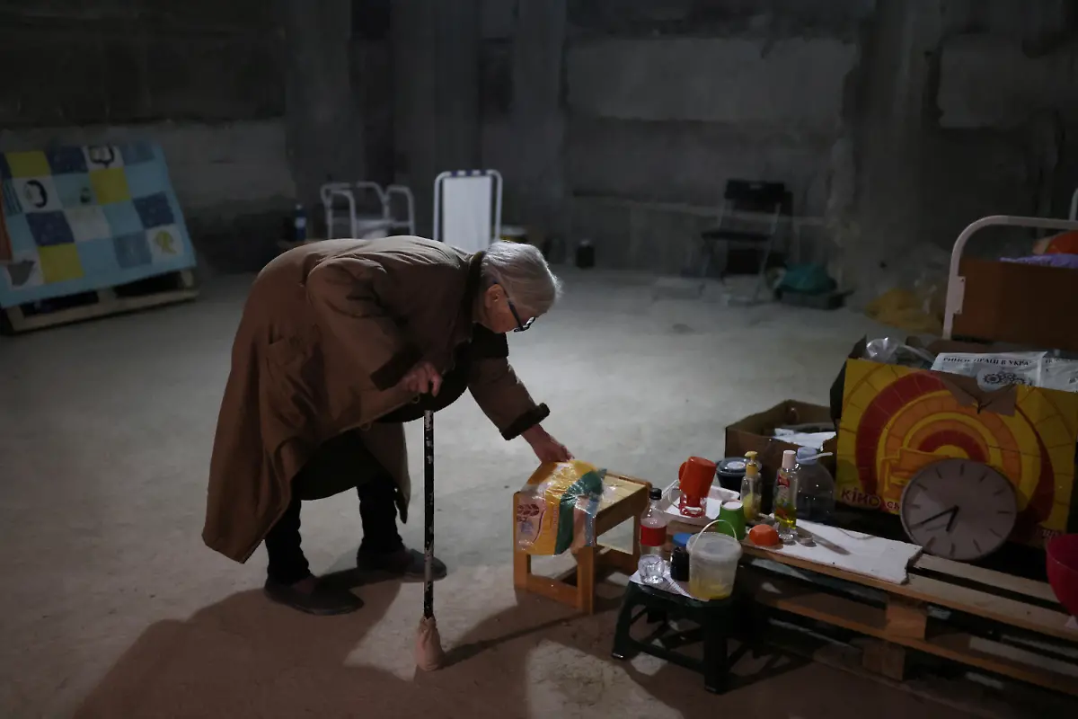 2022-08-02T120736Z-1646481915-RC2QJV99GWF0-RTRMADP-3-UKRAINE-CRISIS-KHARKIV-GRANDMOTHER