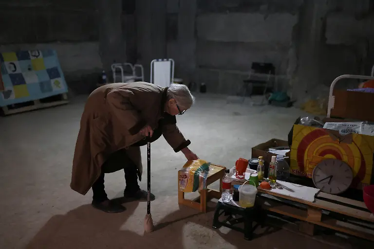 2022-08-02T120736Z-1646481915-RC2QJV99GWF0-RTRMADP-3-UKRAINE-CRISIS-KHARKIV-GRANDMOTHER