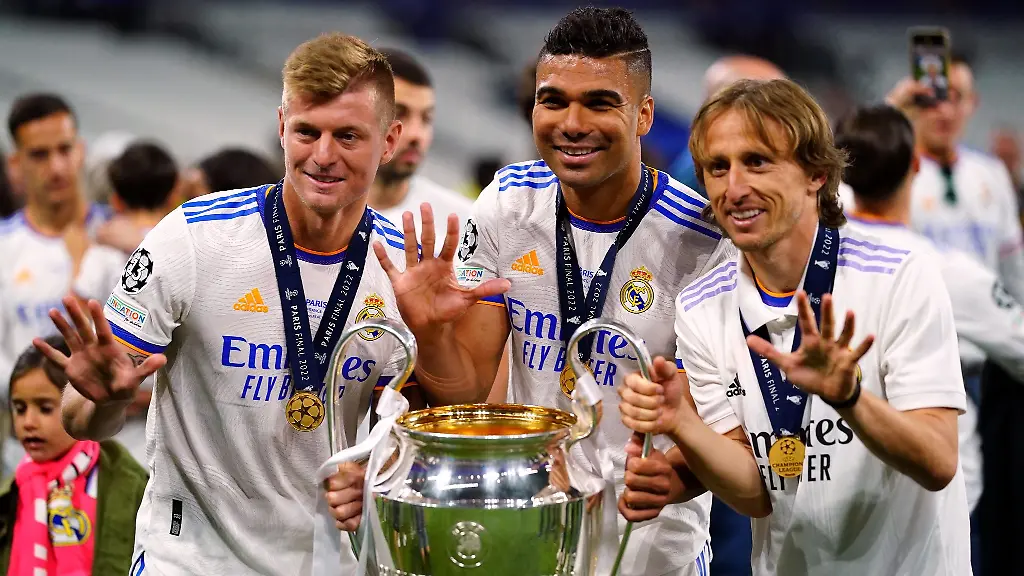 Reals-Bermuda-Dreieck-Toni-Kroos-l-r-Carlos-Casemiro-und-Luka-Modric