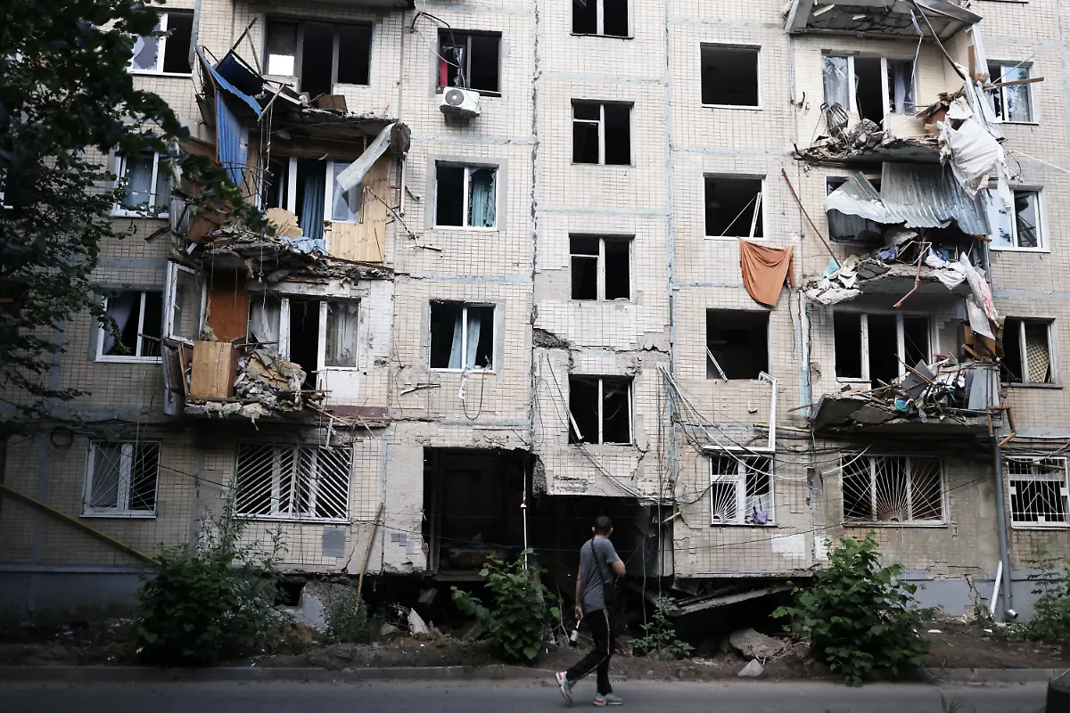 2022-08-02T120757Z-360600329-RC2PHV9S3E97-RTRMADP-3-UKRAINE-CRISIS-KHARKIV-GRANDMOTHER