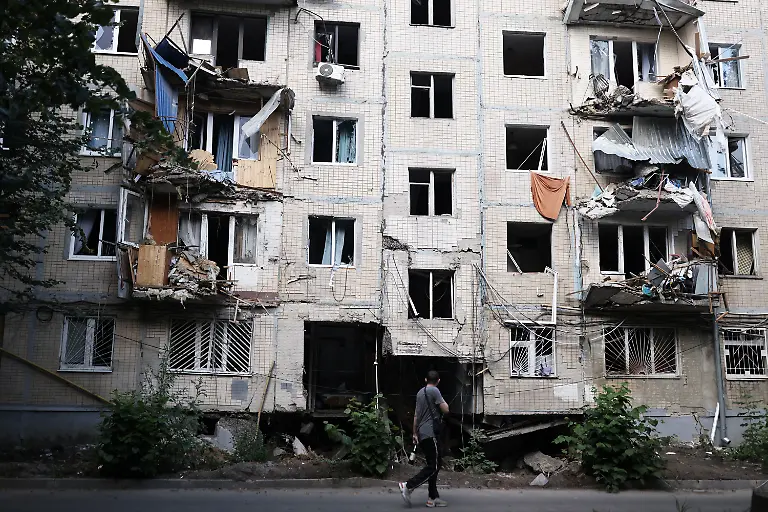 2022-08-02T120757Z-360600329-RC2PHV9S3E97-RTRMADP-3-UKRAINE-CRISIS-KHARKIV-GRANDMOTHER