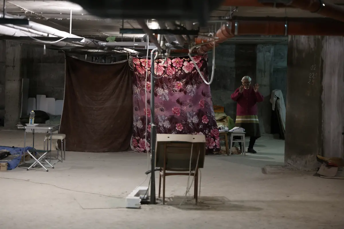 2022-08-02T120751Z-1958975151-RC2SJV9T5X91-RTRMADP-3-UKRAINE-CRISIS-KHARKIV-GRANDMOTHER