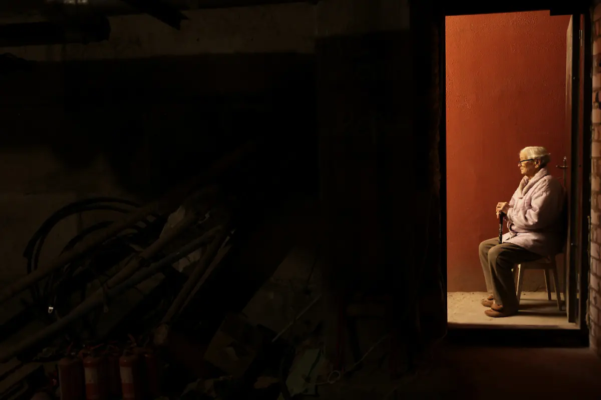 2022-08-02T120744Z-1621314810-RC20HV9DBBZZ-RTRMADP-3-UKRAINE-CRISIS-KHARKIV-GRANDMOTHER