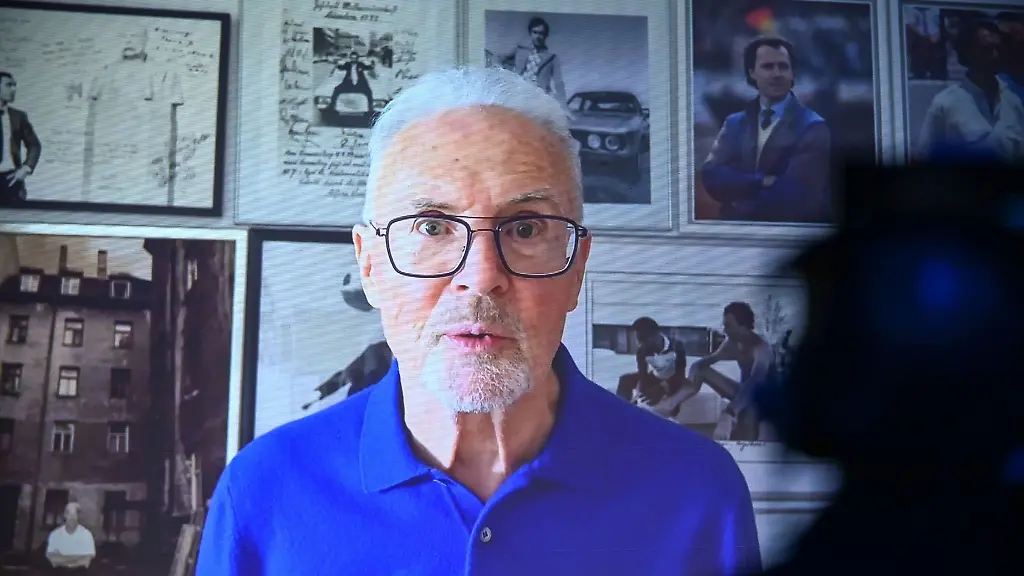 Ist-vom-Spiel-des-FC-Bayern-sehr-angetan-Franz-Beckenbauer