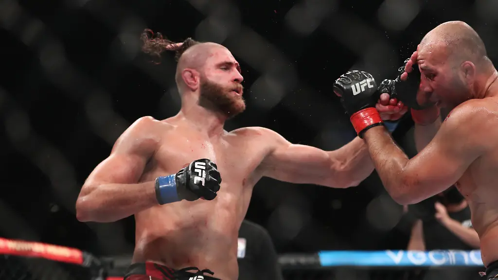 2022-06-12T055105Z-427742642-MT1USATODAY18523744-RTRMADP-3-MMA-UFC-275-TEIXEIRA-VS-PROCHAZKA