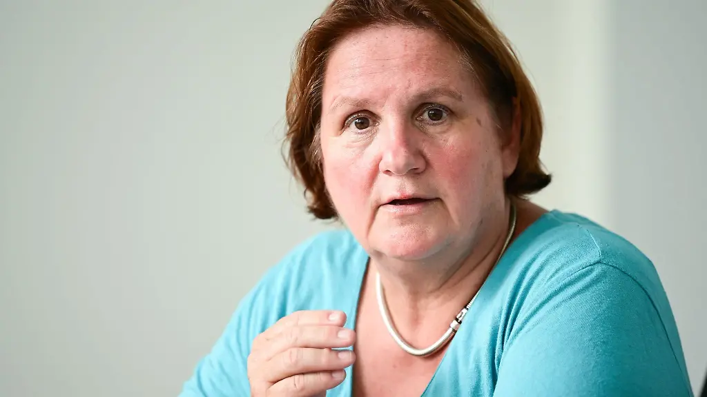 Baden-Wuerttembergs-Kultusministerin-Theresa-Schopper-Gruene-gibt-ein-Interview