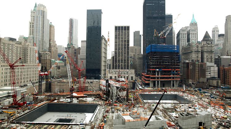 Wie eine Wunde, die langsam verheilt: In Manhattan machen die Bauarbeiten an "Ground Zero" deutliche Fortschritte.