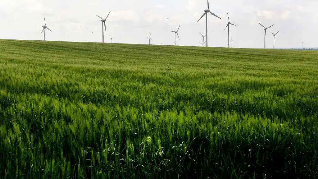 Die-Windkraftanlagen-am-Oermter-Berg-in-NRW-produzieren-nachhaltigen-Oeko-Strom-Die-EU-Kommission-will-mehr-Geld-in-gruene-Anlagen-lenken