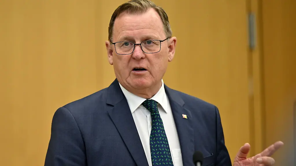 Bodo-Ramelow-Die-Linke-Ministerpraesident-von-Thueringen-bei-einer-Rede