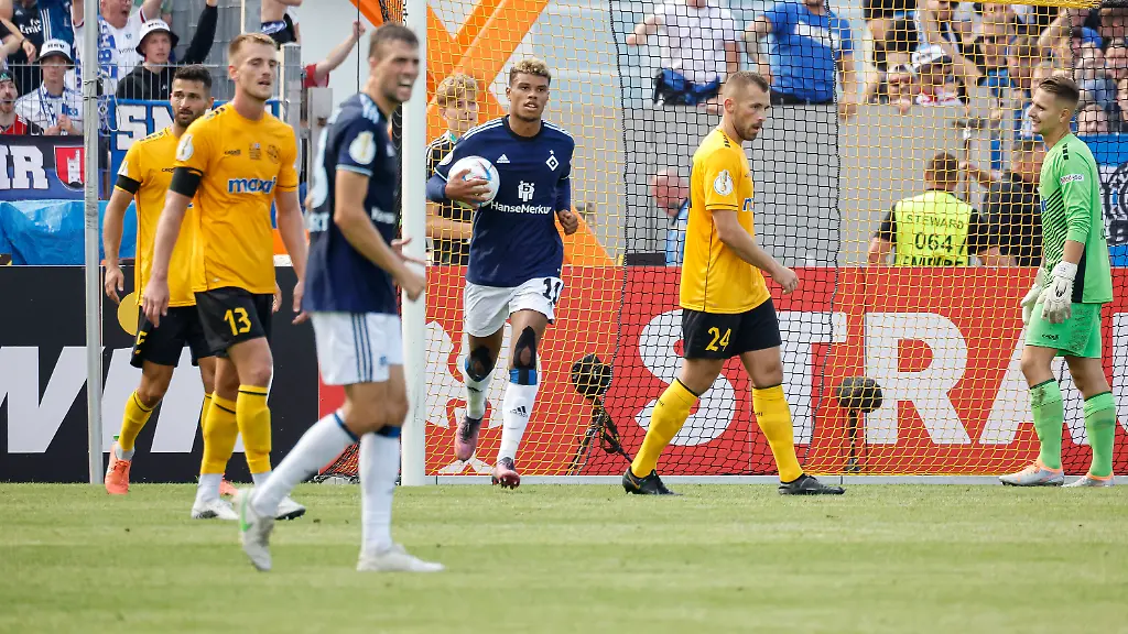 fcfed8414484306a0f28d95eb1fdce87