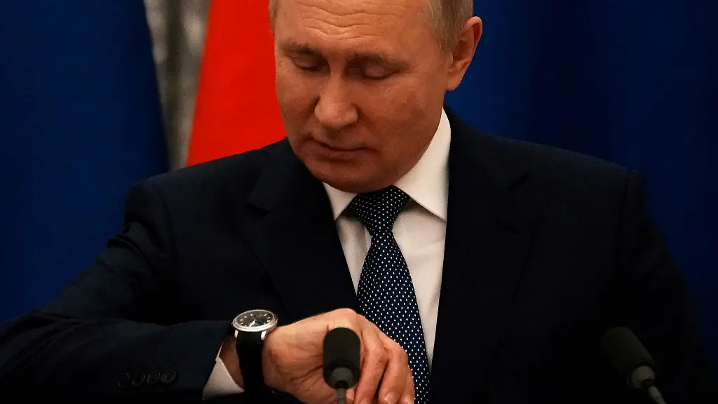 2022-02-07T220559Z-1351090495-RC29FS9T4V8Z-RTRMADP-3-UKRAINE-CRISIS-MACRON-PUTIN