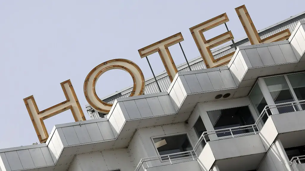 Das-Wort-Hotel-steht-auf-einem-Hotel