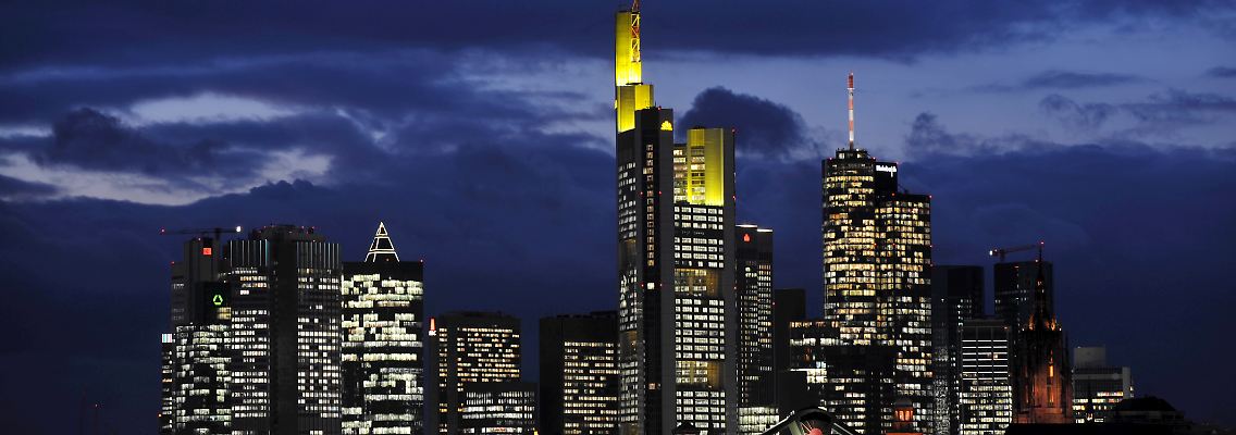 In "Mainhattan", Frankfurts Bankenviertel, sorgen die Pläne in Berlin für wenig Zustimmung.