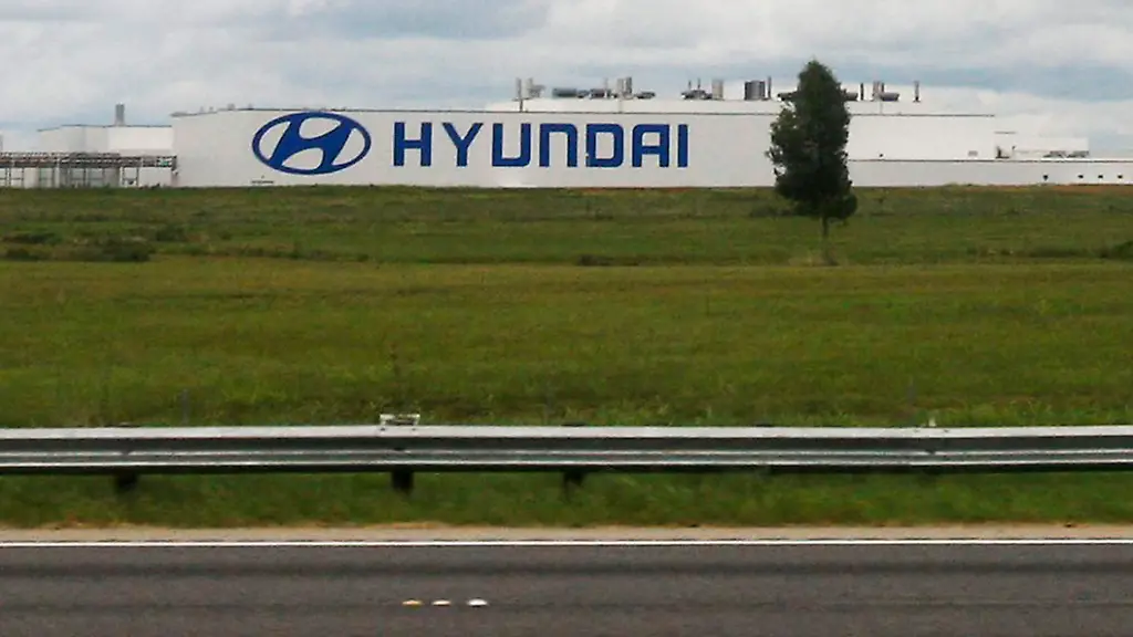 2022-07-22T133202Z-462135391-RC2X7973FLHB-RTRMADP-3-USA-IMMIGRATION-HYUNDAI