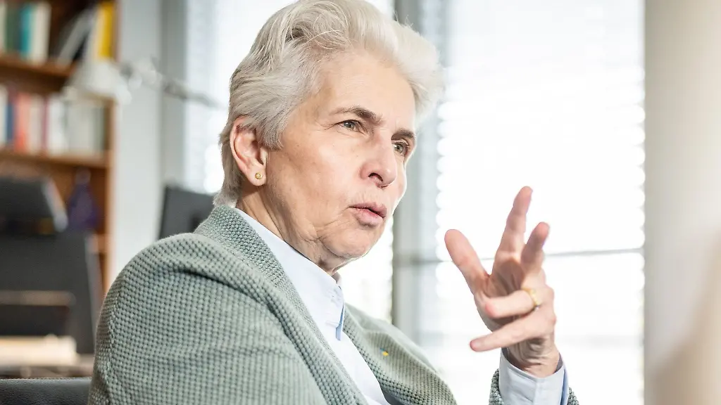 Marie-Agnes-Strack-Zimmermann-FDP-Vorsitzendes-des-Verteidigungsausschusses-im-Deutschen-Bundestag