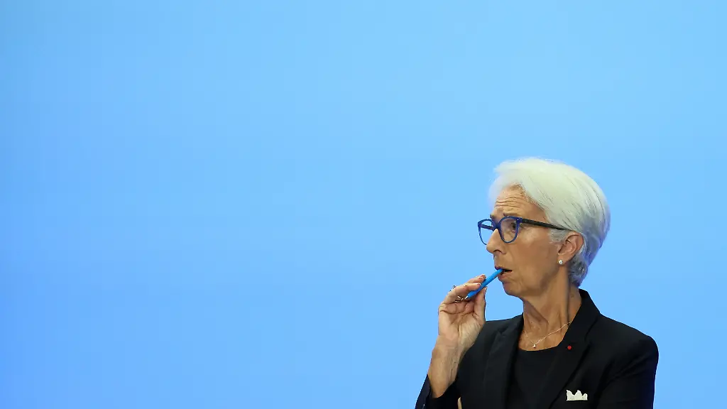 2022-07-21T134157Z-1847490891-RC2DGV9GPKT1-RTRMADP-3-ECB-POLICY