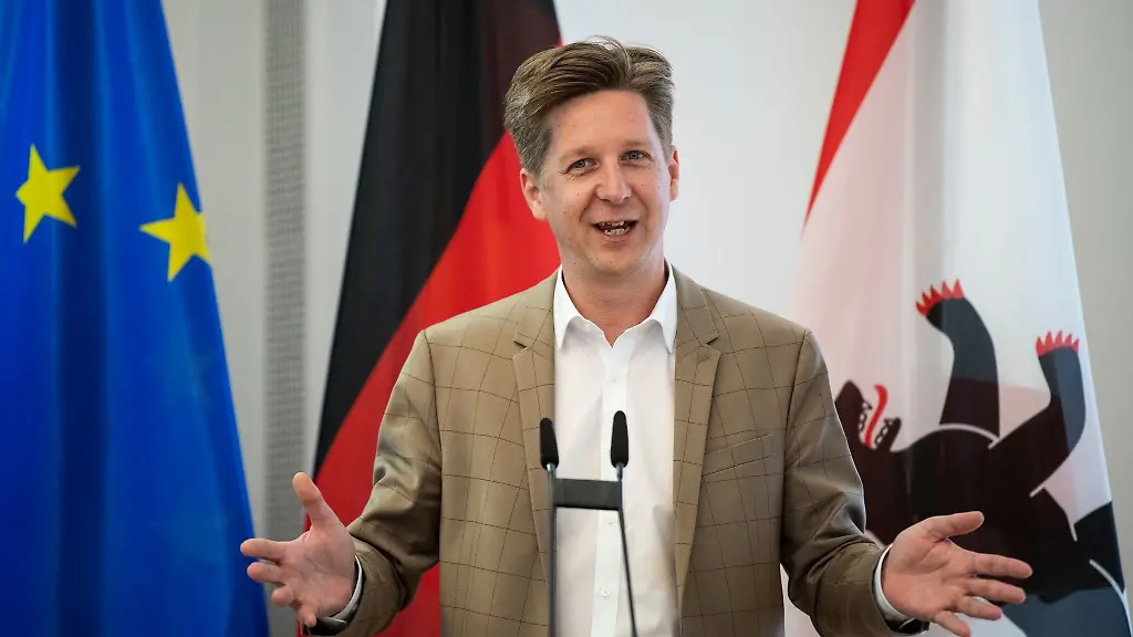 Berlins-Finanzsenator-Daniel-Wesener-spricht-in-Berlin