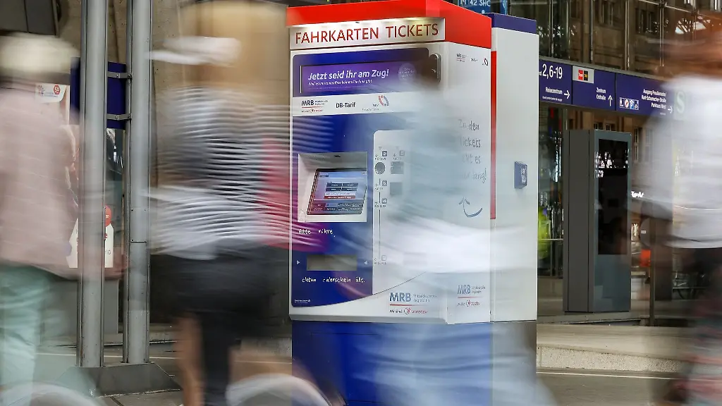 Das-9-Euro-Ticket-koennte-auch-nach-dem-August-fortgesetzt-werden-allerdings-zu-einem-hoeheren-Preis