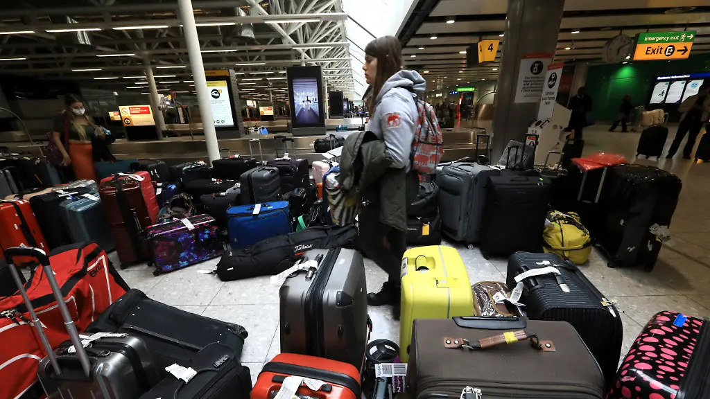 Nicht-abgeholtes-Gepaeck-am-Londoner-Flughafen-Heathrow