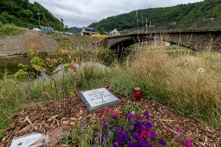 ffde496769fccea776e358291baeed80